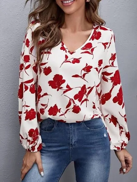 Stylecast Women's Slyck Floral Printed V-Neck Top